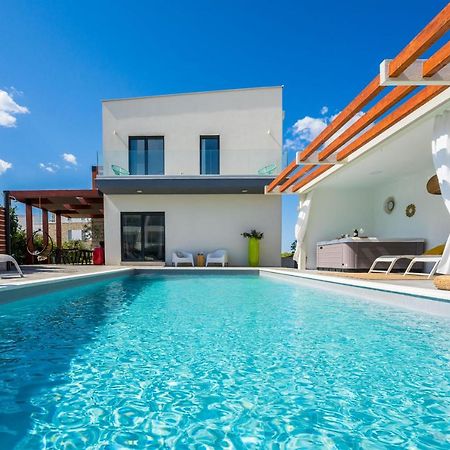 Villa Olea With Heated Pool And Jacuzzi Sukosan Luaran gambar