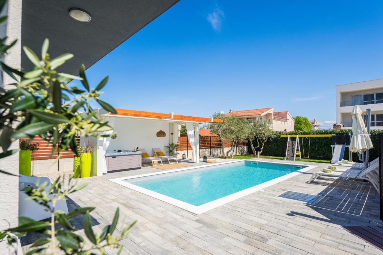 Villa Olea With Heated Pool And Jacuzzi Sukosan Luaran gambar